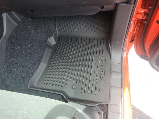 2025 Nissan Frontier Crew Cab PRO-4X 4x4