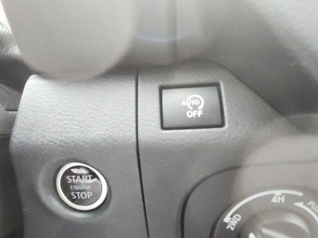 2025 Nissan Frontier Crew Cab PRO-4X 4x4