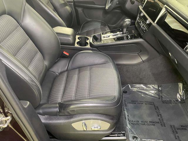 2023 Porsche Macan T