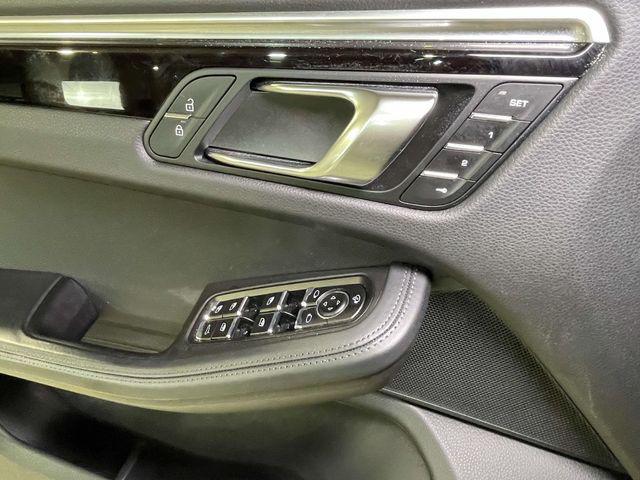 2023 Porsche Macan T