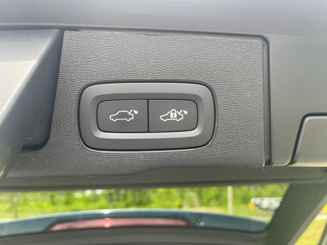 2025 Volvo XC60 Plug-In Hybrid Plus, T8 AWD Electric/Gasoline, Dark