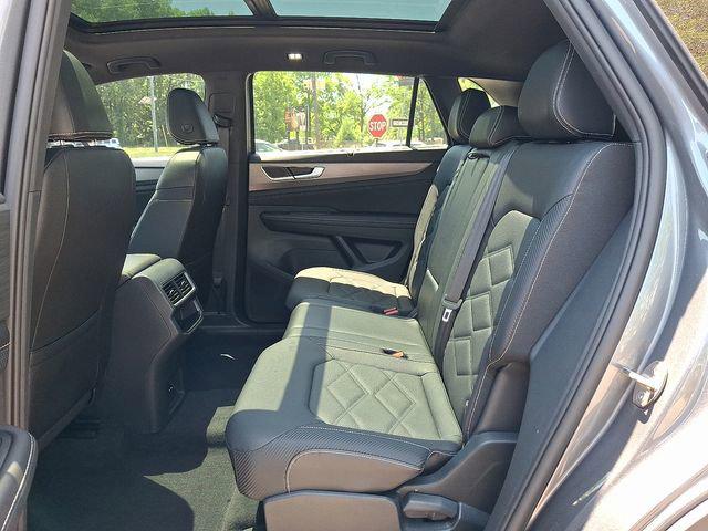 2024 Volkswagen Atlas Cross Sport 2.0T SE w/Technology
