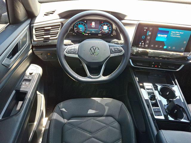 2024 Volkswagen Atlas Cross Sport 2.0T SE w/Technology