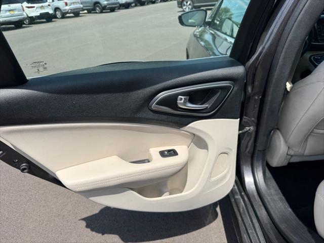 2015 Chrysler 200 C