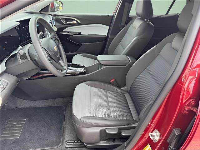 2024 Chevrolet Trax FWD LT