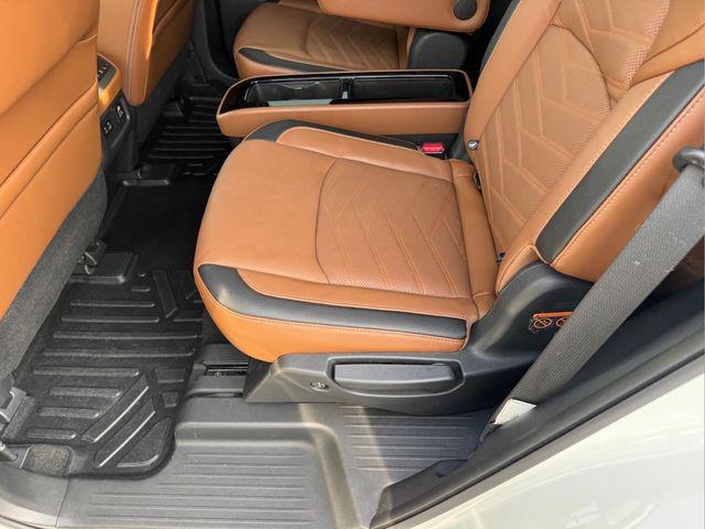2023 Nissan Pathfinder Platinum 4WD