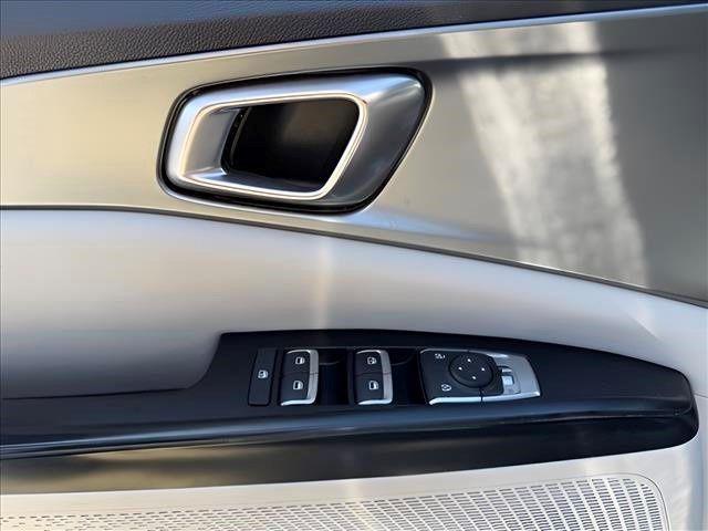 2022 Kia Carnival MPV LX Seat Package