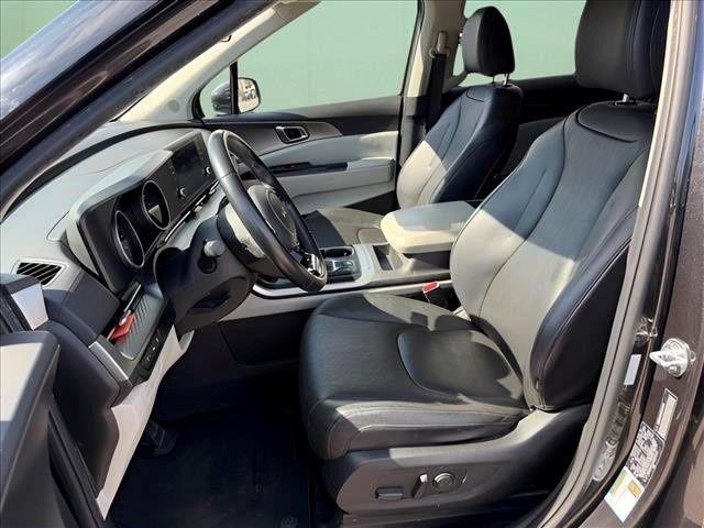 2022 Kia Carnival MPV LX Seat Package