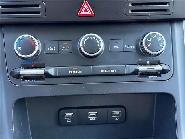 2022 Kia Carnival MPV LX Seat Package