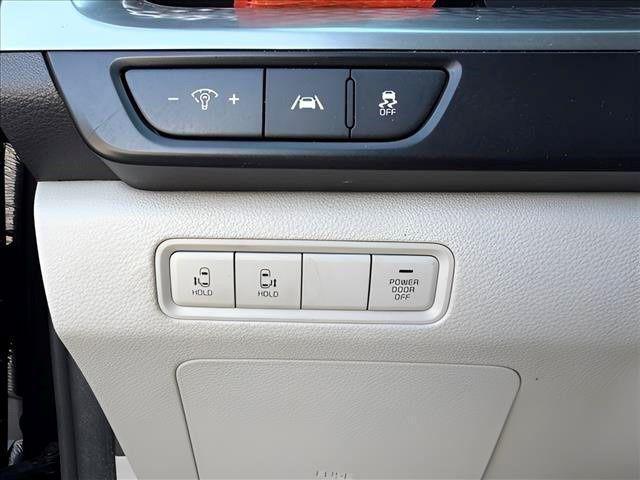 2022 Kia Carnival MPV LX Seat Package