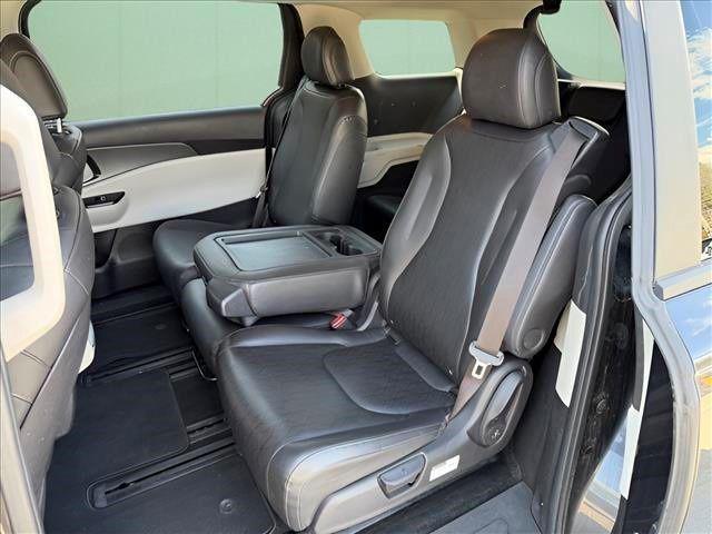 2022 Kia Carnival MPV LX Seat Package