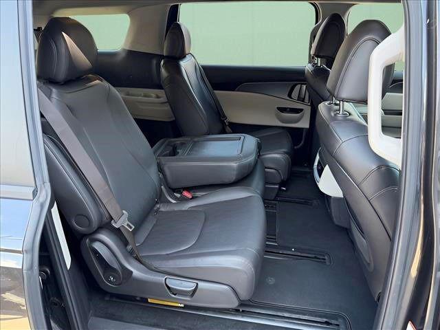2022 Kia Carnival MPV LX Seat Package