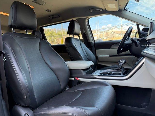 2022 Kia Carnival MPV LX Seat Package