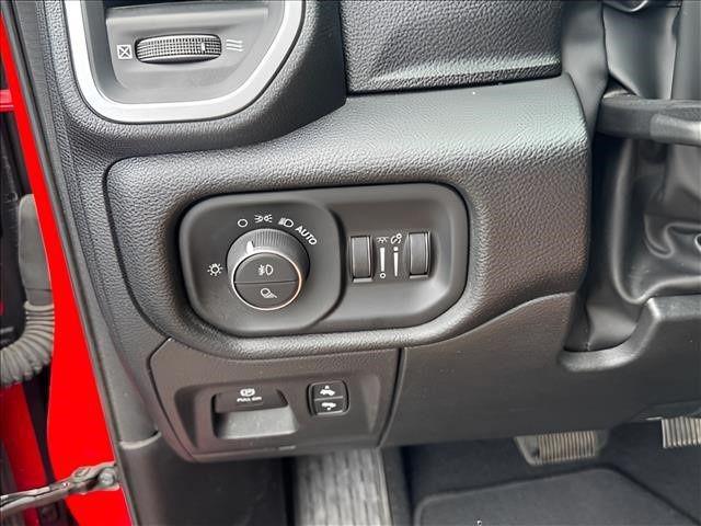 2025 Ram 1500 Big Horn Crew Cab 4x4 5'7" Box