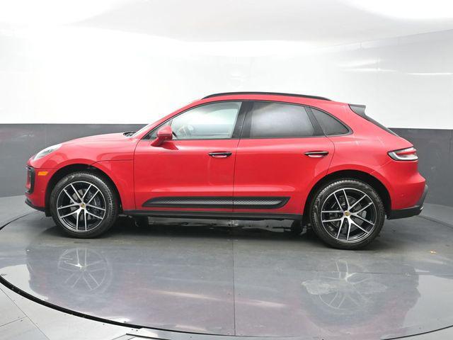 2025 Porsche Macan Base