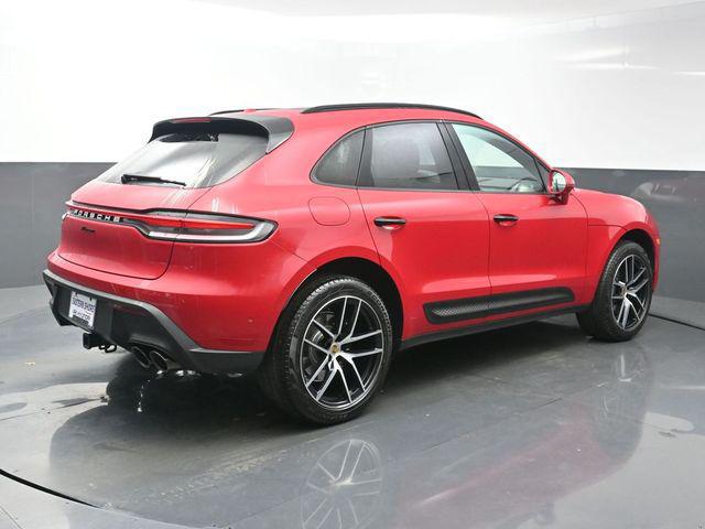 2025 Porsche Macan Base