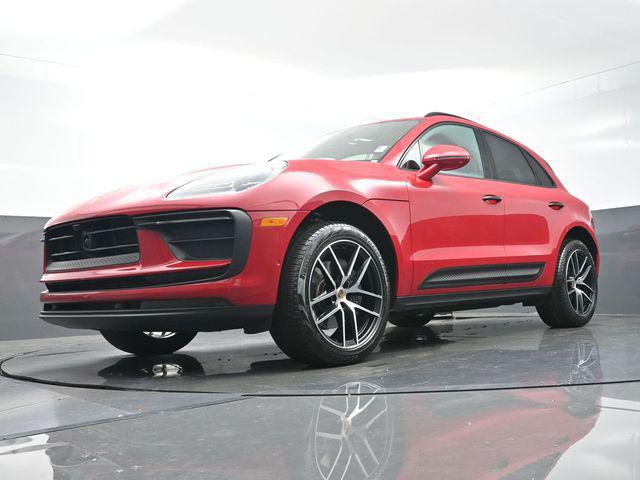2025 Porsche Macan Base