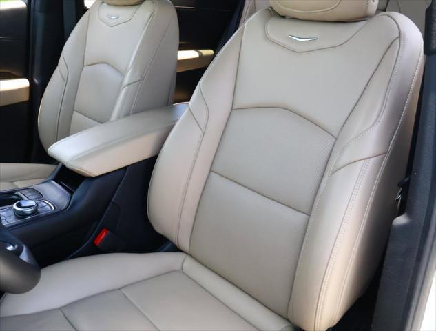 2024 Cadillac XT4 AWD Premium Luxury