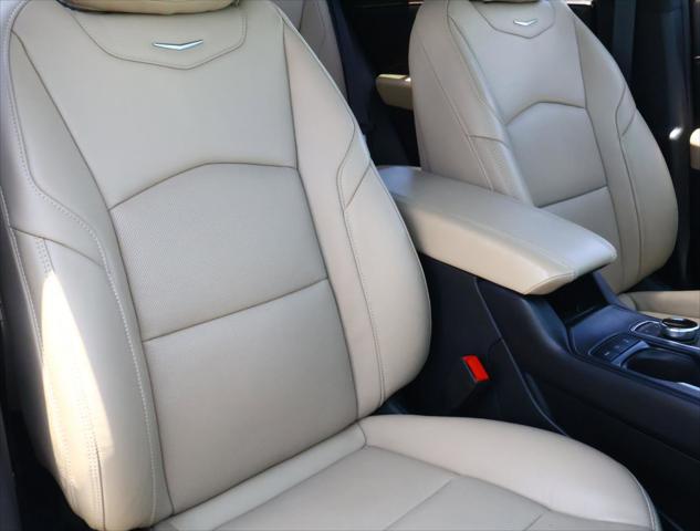 2024 Cadillac XT4 AWD Premium Luxury