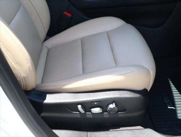 2024 Cadillac XT4 AWD Premium Luxury