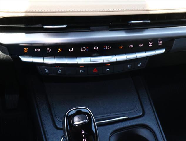 2024 Cadillac XT4 AWD Premium Luxury