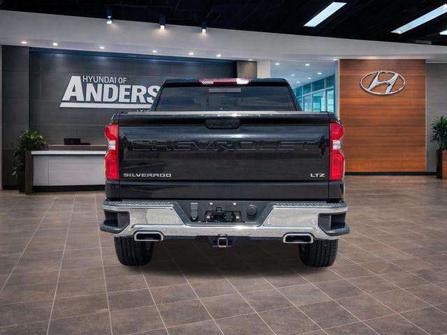 2022 Chevrolet Silverado 1500 4WD Crew Cab Short Bed LTZ