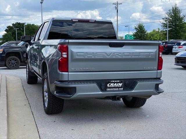 2023 Chevrolet Silverado 1500 4WD Crew Cab Short Bed Custom