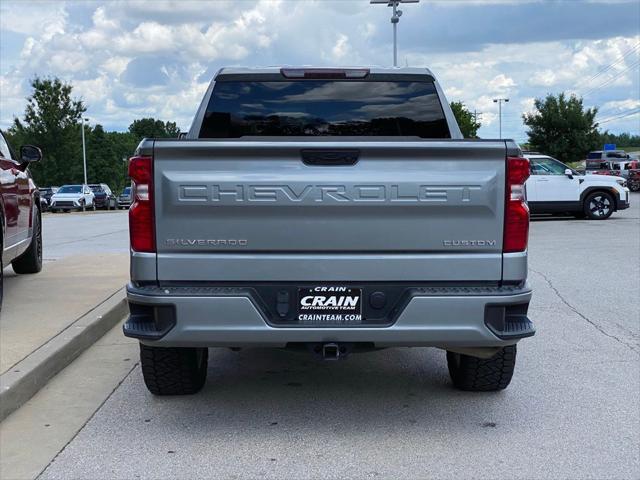 2023 Chevrolet Silverado 1500 4WD Crew Cab Short Bed Custom