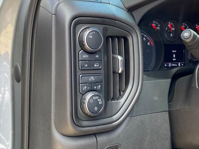 2023 Chevrolet Silverado 1500 4WD Crew Cab Short Bed Custom