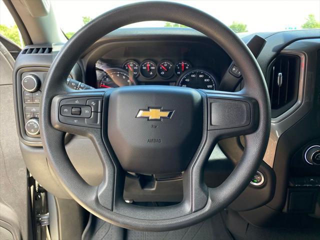 2023 Chevrolet Silverado 1500 4WD Crew Cab Short Bed Custom