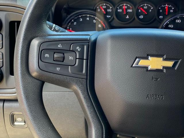2023 Chevrolet Silverado 1500 4WD Crew Cab Short Bed Custom