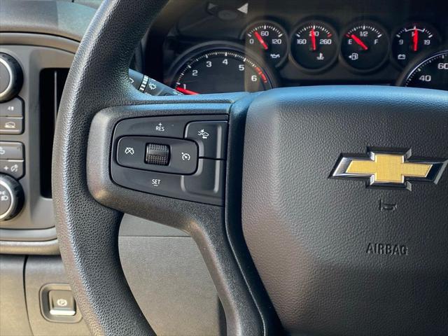 2023 Chevrolet Silverado 1500 4WD Crew Cab Short Bed Custom