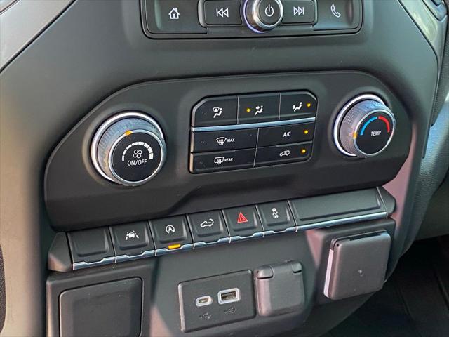 2023 Chevrolet Silverado 1500 4WD Crew Cab Short Bed Custom
