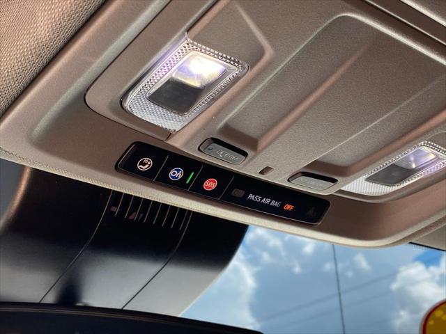 2023 Chevrolet Silverado 1500 4WD Crew Cab Short Bed Custom