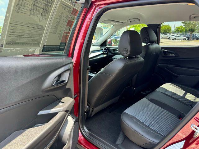 2025 Chevrolet Trax FWD LT