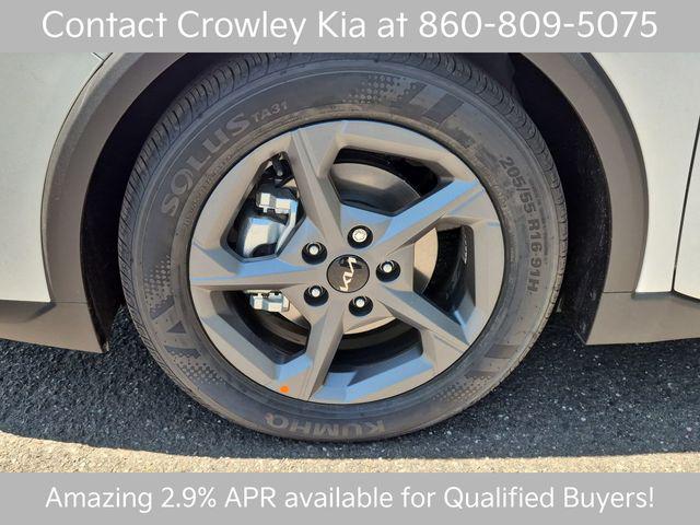2026 Kia K4 LXS