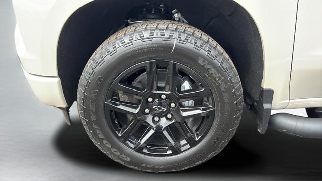 2026 Chevrolet Silverado 1500 4WD Crew Cab Standard Bed RST