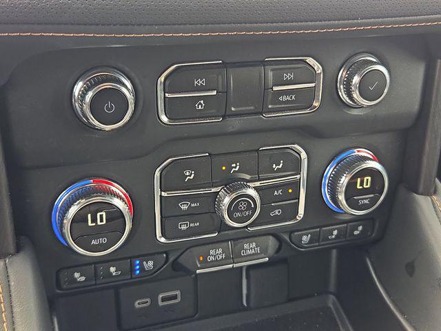 2024 GMC Yukon XL 4WD AT4