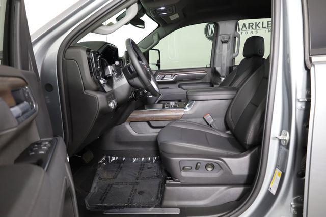 2026 GMC Sierra 3500HD Crew Cab, Long Bed, SLT Dual Rear Wheel, 4WD