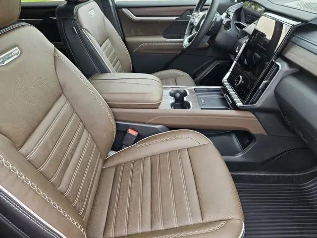 2026 GMC Acadia Denali Ultimate AWD
