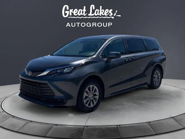 2025 Toyota Sienna LE for sale near Findlay, OH