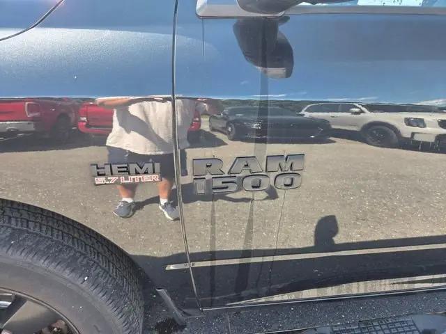 2018 Ram 1500 Big Horn Crew Cab 4x4 5'7" Box