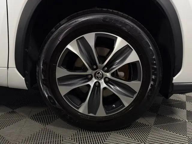 2025 Toyota Highlander XLE