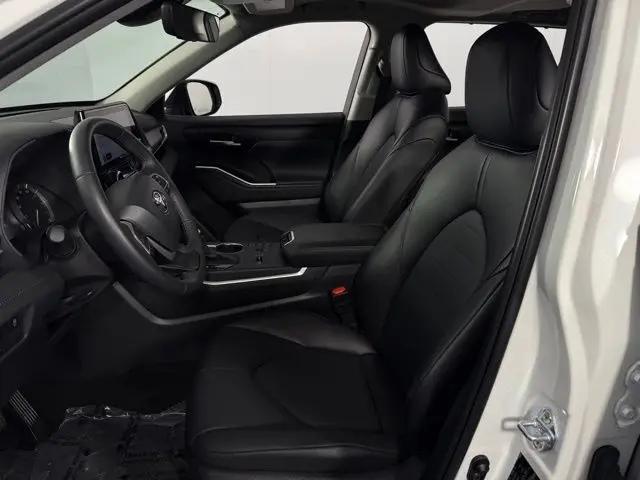 2025 Toyota Highlander XLE