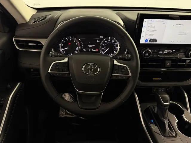 2025 Toyota Highlander XLE