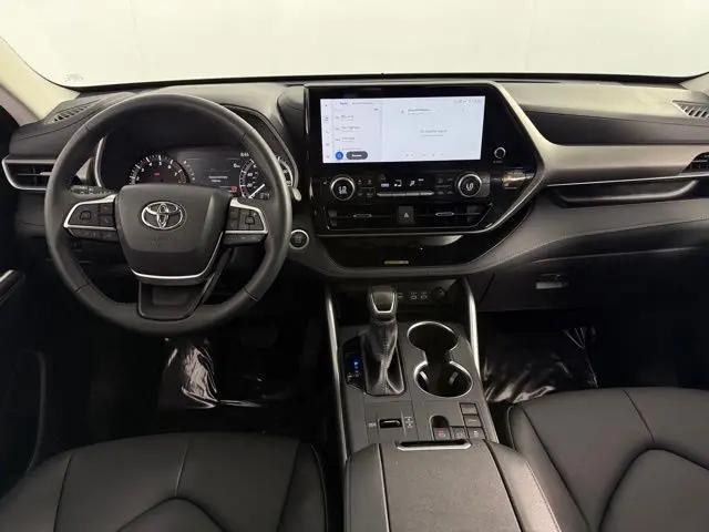 2025 Toyota Highlander XLE
