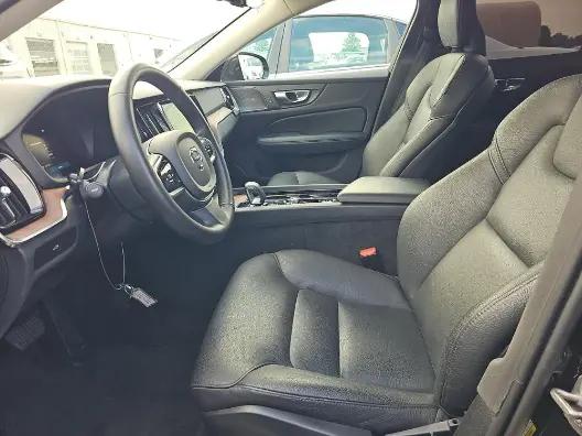 2025 Volvo V60 Cross Country Plus, B5 AWD Gas (mild hybrid)