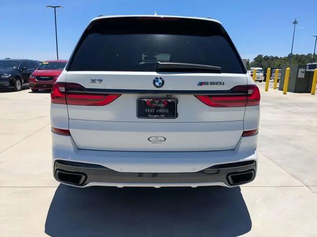 2021 BMW X7 M50i