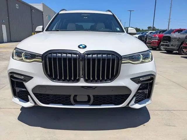 2021 BMW X7 M50i