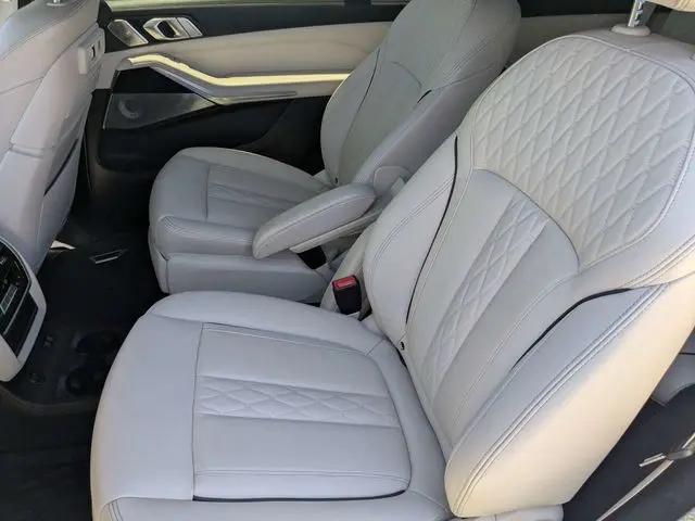 2021 BMW X7 M50i